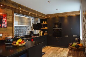 Fridge, microwave, oven, stovetop - Le Passage des Faons, un Havre de Paix en Pleine Nature (Gérardmer)