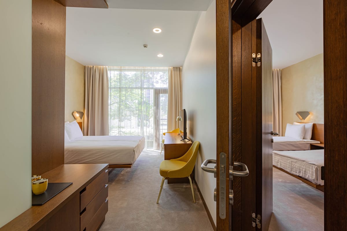 Family Room | In-room safe, desk, soundproofing, iron/ironing board