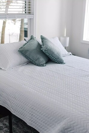 3 bedrooms, WiFi, bed sheets