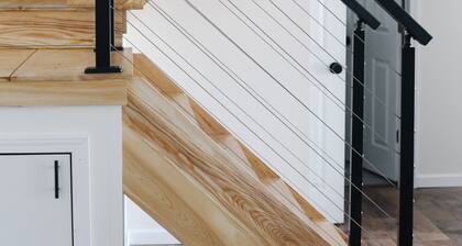 Newly Renovated Waterfront Cabin