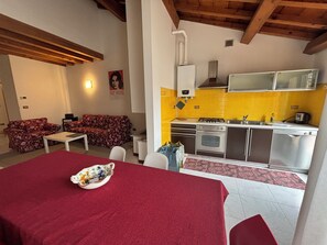 Condo | Private kitchenette | Electric kettle - VERONETTA 52 (Verona)