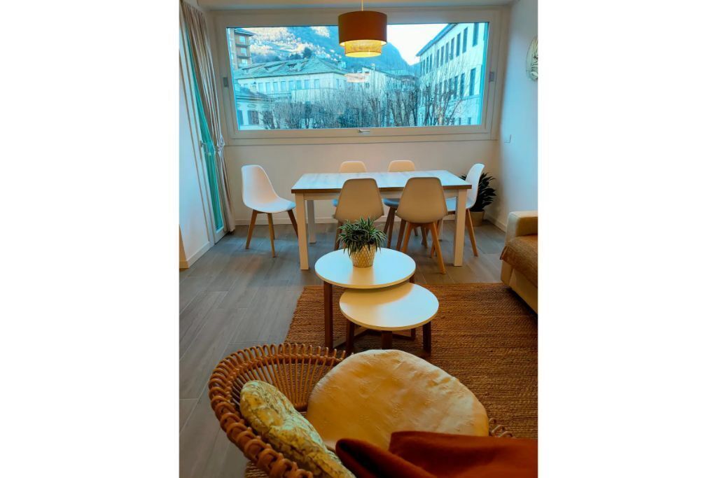 VALTELLINA VACANZE RETICHE Appartamento nuovissimo elegante 80m2 vicino stazione