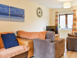 TV - 3 bedroom accommodation in Whitby (Whitby)