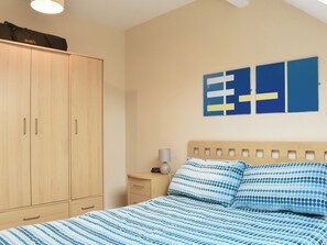 3 bedrooms, free WiFi, bed sheets - 3 bedroom accommodation in Whitby (Whitby)