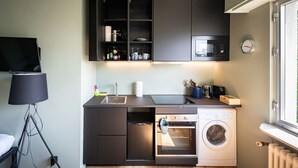 Studio | Private kitchen | Coffee/tea maker, mini-fridge, microwave, oven - Ideal for any traveler 15min walk City (Luxembourg City)
