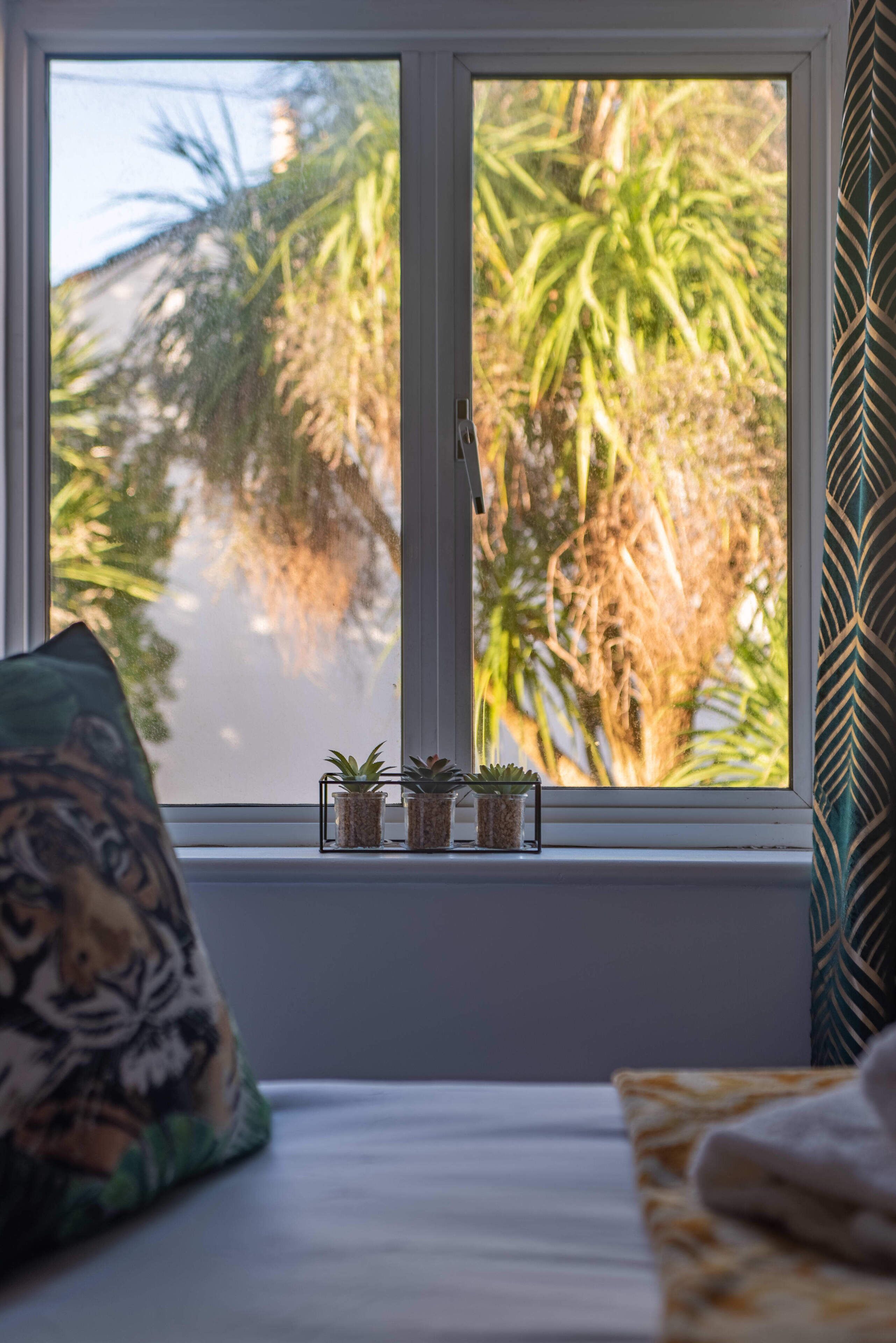 4 bedrooms, desk, iron/ironing board, travel crib