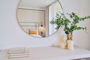 4 bedrooms, iron/ironing board, Internet, bed sheets