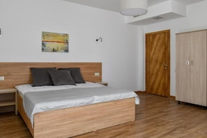 Deluxe-Zimmer | Minibar, Schreibtisch, laptopgeeigneter Arbeitsplatz