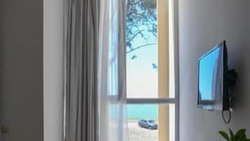 Comfort Double Room | Minibar, desk, laptop workspace, soundproofing