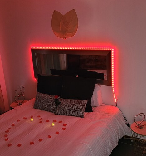 NiD'Amour La Colombe: A romantic vacation home with a private indoor spa near Sarlat