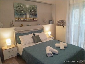 2 soverom, safe på rommet, skrivebord og strykejern/-brett