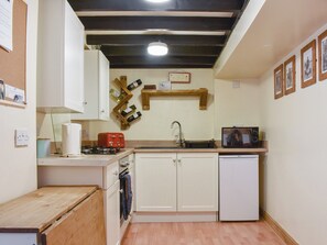 Highchair, cookware/dishes/utensils
