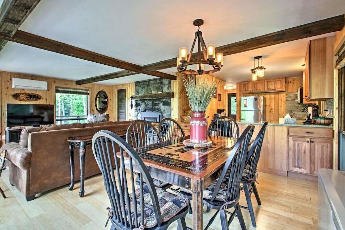 Mountain Lakes Cottage with Mountain & Lake Views