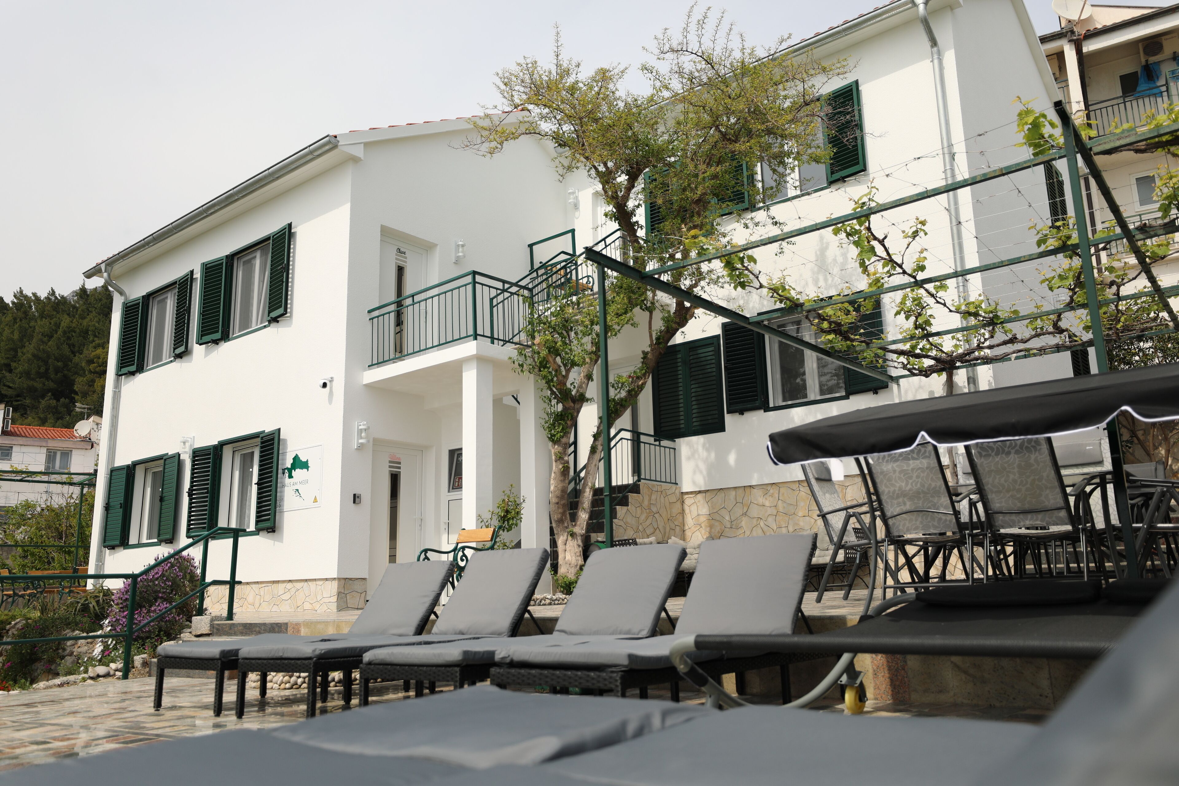 House by the sea in Brist (Makarska Riviera)