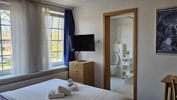 Apartment | 2 bedrooms, soundproofing, free WiFi, bed sheets