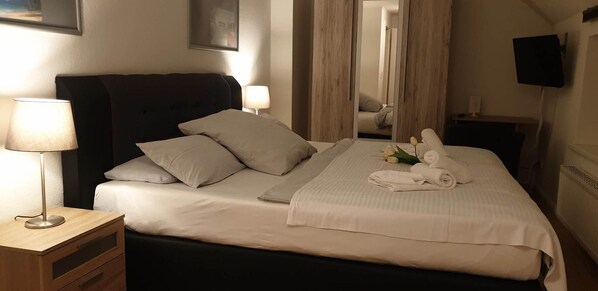 Apartment | 2 bedrooms, soundproofing, free WiFi, bed sheets - Apartment With Garden and City View (Munster im Heidekreis)