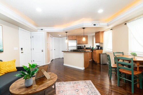 Cozy 1Bdrm•Self Check-in•Downtown