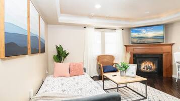 1 habitación, tabla de planchar con plancha, wifi y ropa de cama