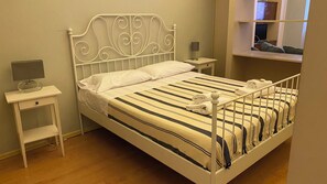 Bloc d'apartaments | 1 dormitori, wifi gratuïta i roba de llit 