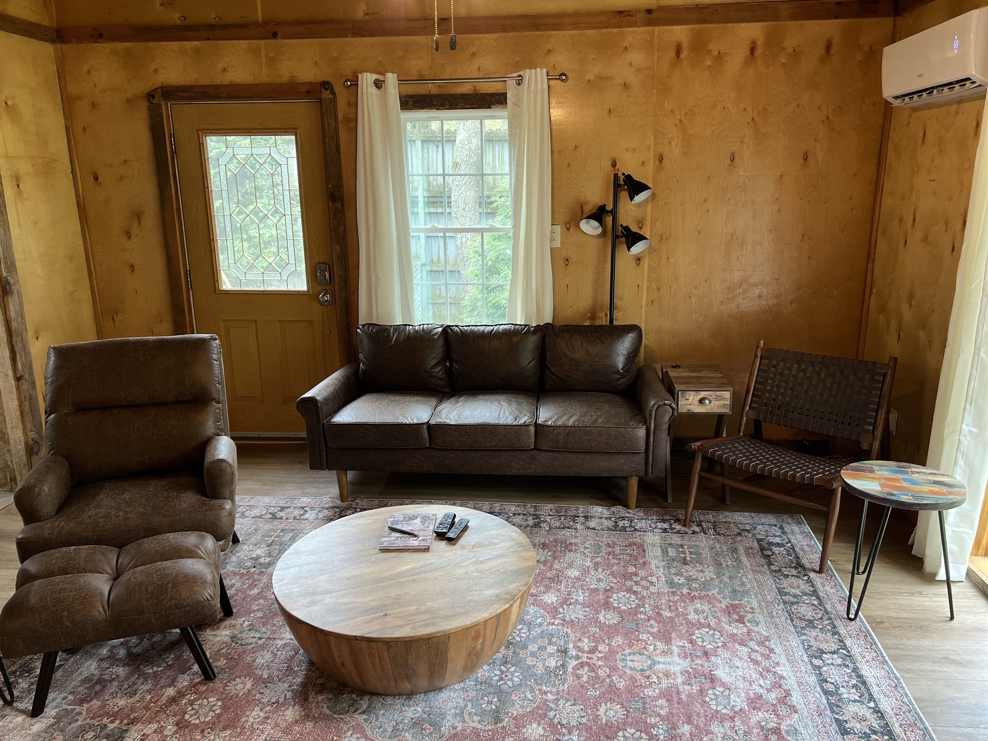 Relaxing Cabin on a Beautiful Mountain Stream