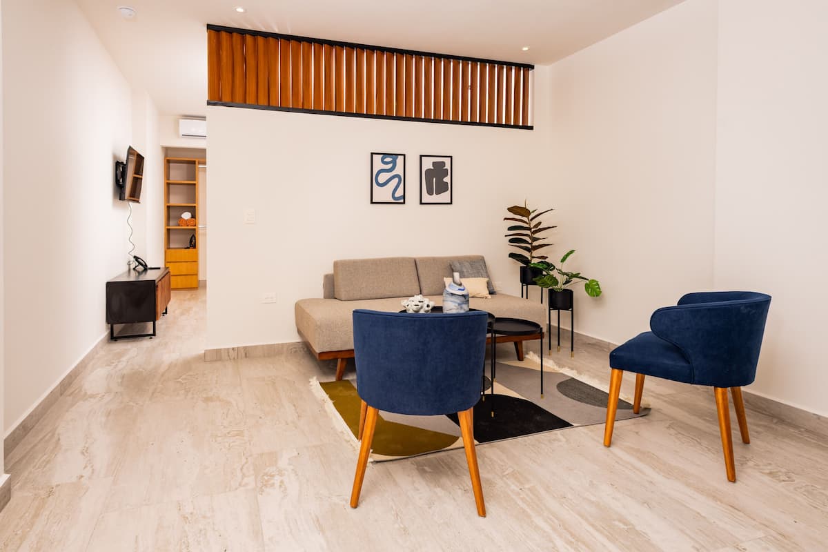Comfort Loft Estudio 1C | Área de estar | Smart TV 32 polegadas com canais digitais, TV
