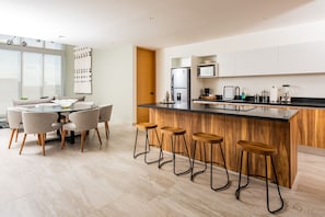 Premium Apartment Apto - 4D - PH | Private kitchen | Full-size fridge, microwave, blender, griddle
