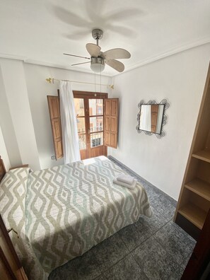 4 bedrooms, free WiFi, bed sheets