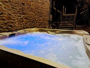 Bain à remous extérieur