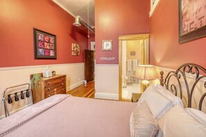 4 chambres, fer et planche à repasser, lit parapluie, Wi-Fi