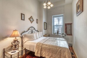 3 bedrooms, iron/ironing board, travel crib, free WiFi