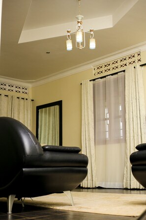 Interior - Zeehan Munyonyo-Secluded, Close to Speke Resort & 38min drive to/fro the Airport (Kampala)