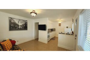 TV - Oasis at Hollywood lll,sleeps 3  (Hollywood)