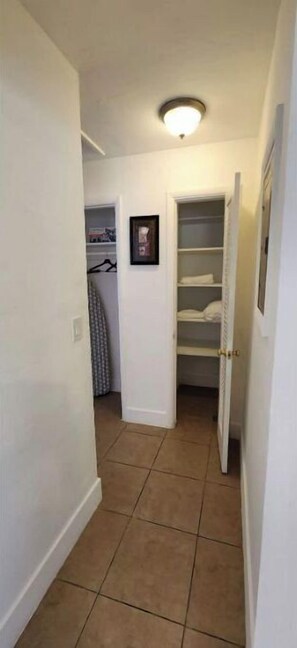 Interior - Oasis at Hollywood lll,sleeps 3  (Hollywood)