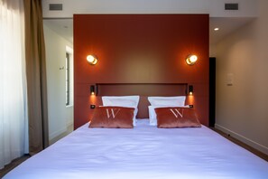 Signature Double Room | Minibar, in-room safe, soundproofing, iron/ironing board - Hôtel Villa Walbaum (Vallon-Pont-d'Arc)
