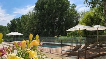 Piscine extérieure (ouverte en saison)