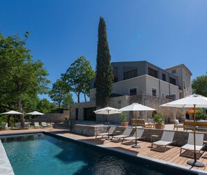 Seasonal outdoor pool - Hôtel Villa Walbaum (Vallon-Pont-d'Arc)