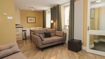 Cottage | Living area