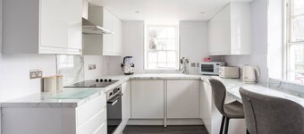 The Secret: Stylish and Spacious En Suite Bathroom