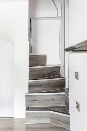 Interior - The Secret: Stylish and Spacious En Suite Bathroom (Blandford Forum)