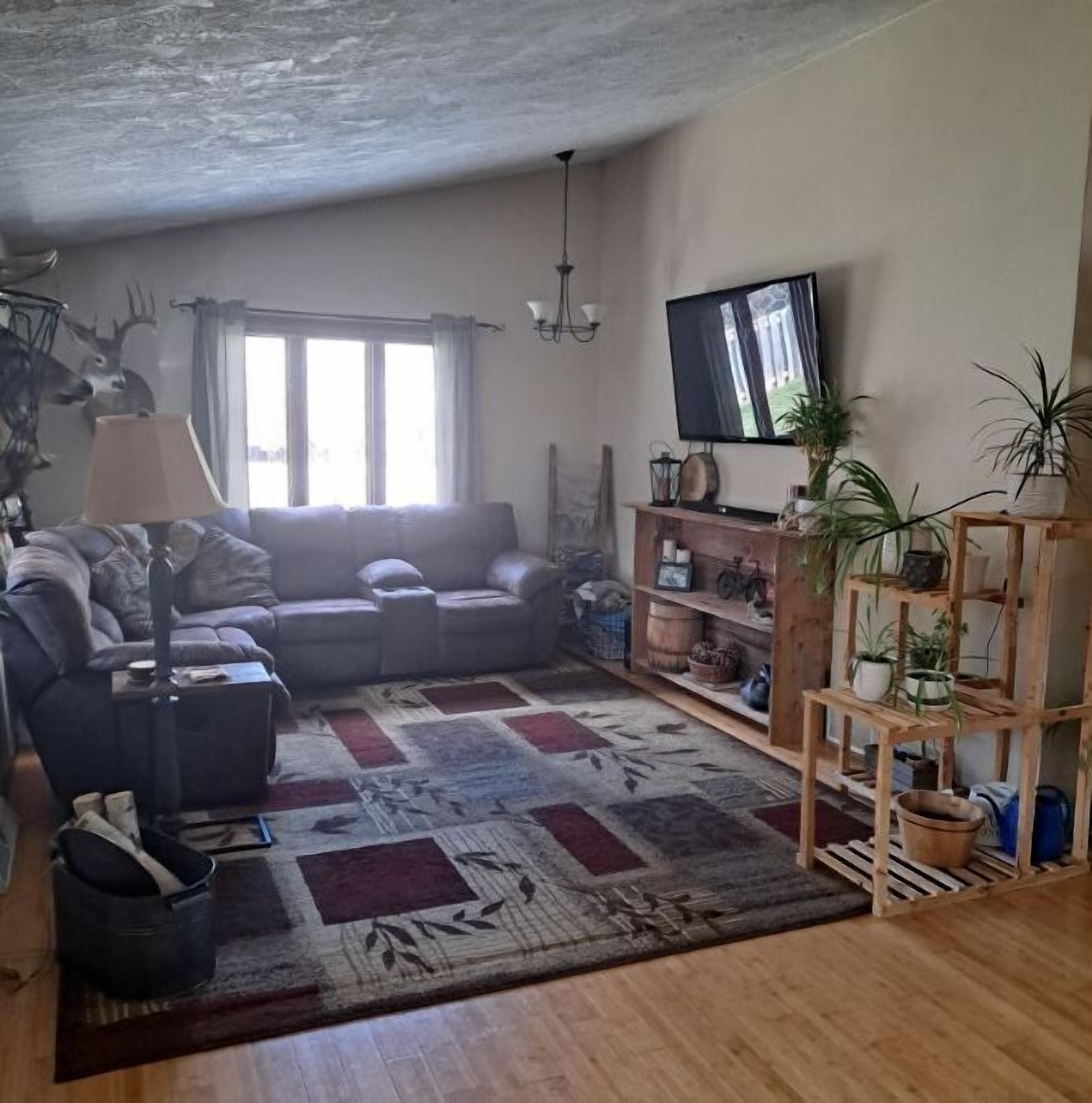 Single Family House in a quiet, friendly subdivision with a park near.