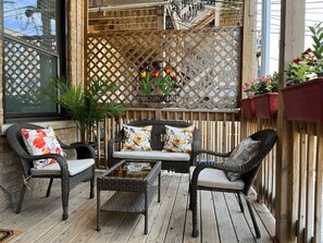 Terrace/patio - Wrigleyville Inn - Unit 1 (Chicago)