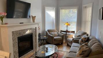 TV, fireplace