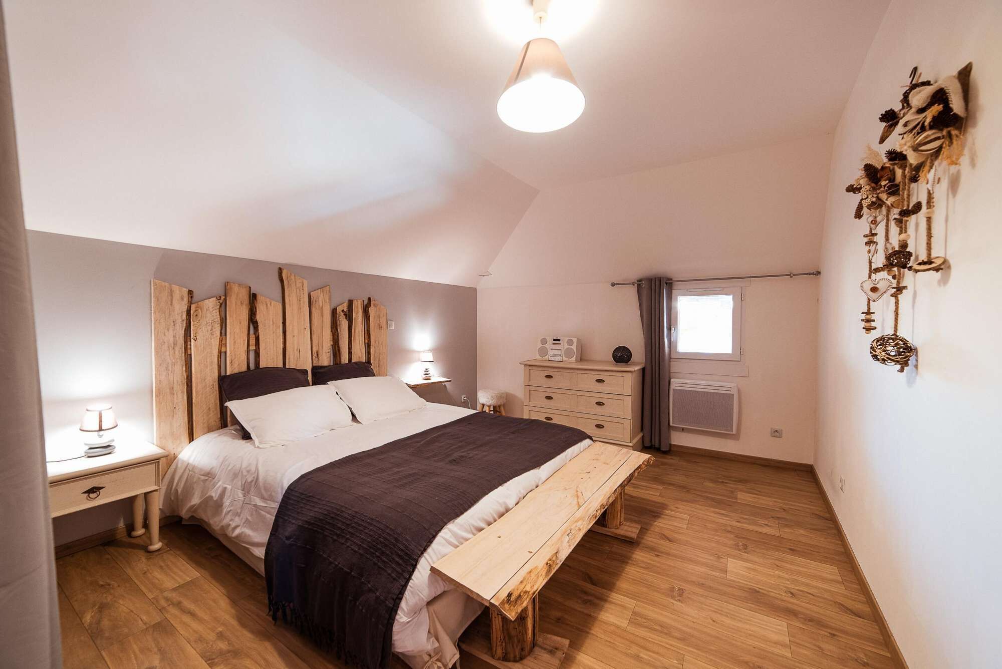 2 Appartements + grand jardin + stationnement