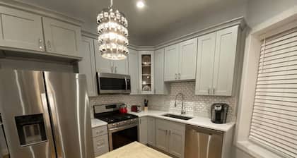 Wrigleyville Inn - Unit 3