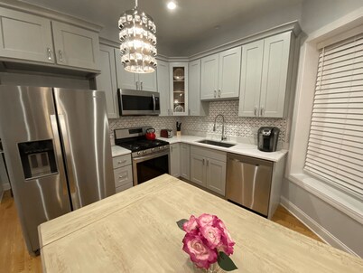 Wrigleyville Inn - Unit 3