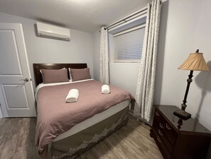 2 bedrooms, internet, bed sheets