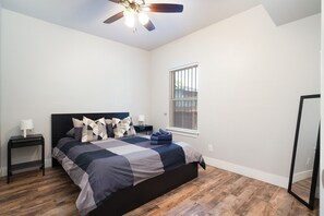 3 bedrooms, iron/ironing board, WiFi, bed sheets - Downtown Home with Private Patio & Game Room, close to Riverwalk (San Antonio)