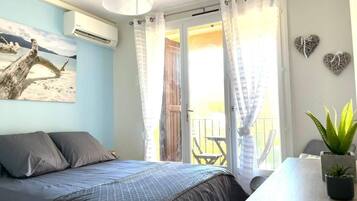 2 chambres, fer et planche Ă repasser, draps fournis