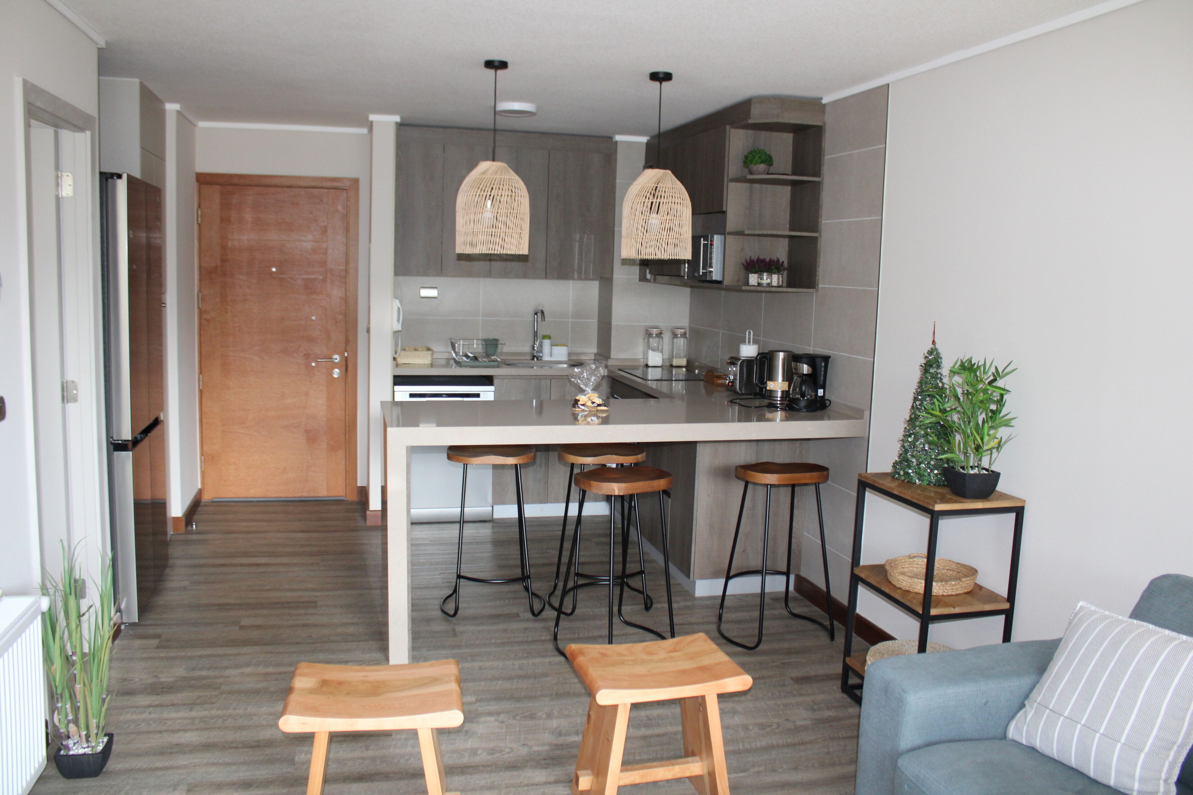MPHB305 Departamento en Puerto Varas | Eget kjøkken | Kjøleskap, mikrobølgeovn, ovn og kokeplater