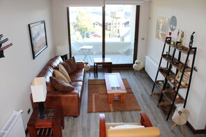 MPHB101 - Departamento con Hermosa Vista | Living area | 42-inch Smart TV with digital channels, TV, Netflix - EDIFICIO B (Isla Quinchao)